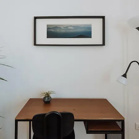 Sunny Muncii Apartment *