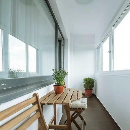 Sunny Muncii Apartment *